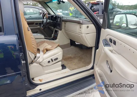 2004 Cadillac Escalade Standard from USA, damaged, VIN 1GYEK63N14R193152